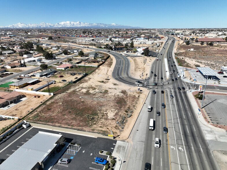17947 Bear Valley Rd, Hesperia, CA for sale - Building Photo - Image 1 of 2