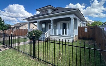 428 W 7th St, Dallas, TX for lease Building Photo- Image 2 of 5