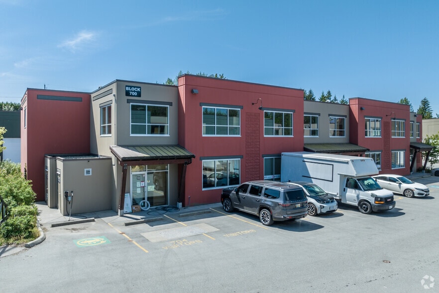 12835 Lilley Dr, Maple Ridge, BC for lease - Primary Photo - Image 1 of 8