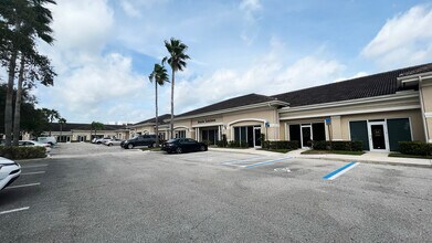 609-673 SE Central Pky, Stuart, FL for lease Building Photo- Image 1 of 9