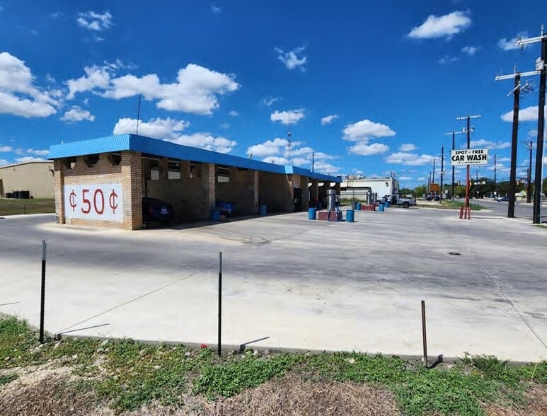 2 Car Wash Portfolio portfolio of 2 properties for sale on LoopNet.com - Primary Photo - Image 2 of 2