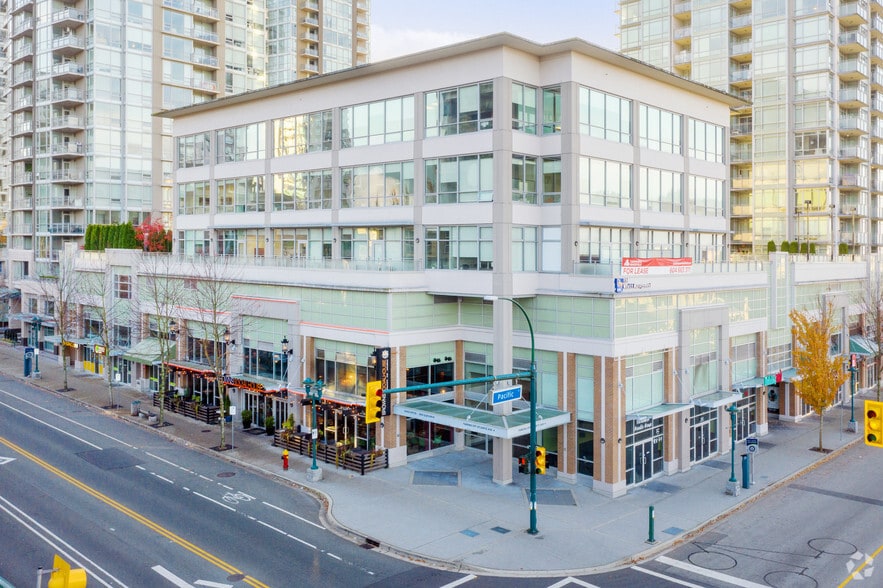 2950 Glen Dr, Coquitlam, BC for lease - Primary Photo - Image 1 of 4
