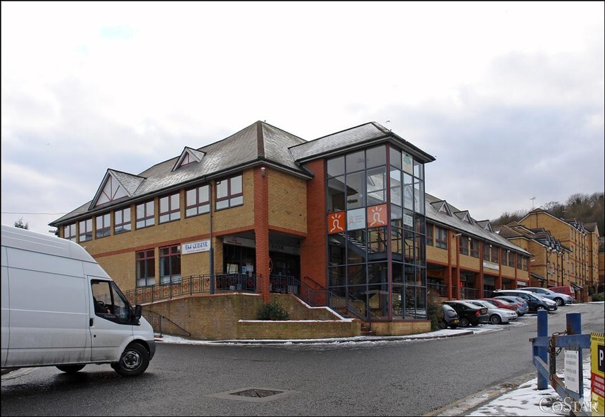 Walderslade Rd, Chatham for lease - Building Photo - Image 1 of 5