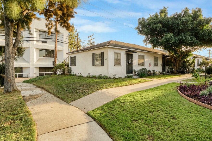 2626 26th St, Santa Monica, CA for sale - Building Photo - Image 2 of 19