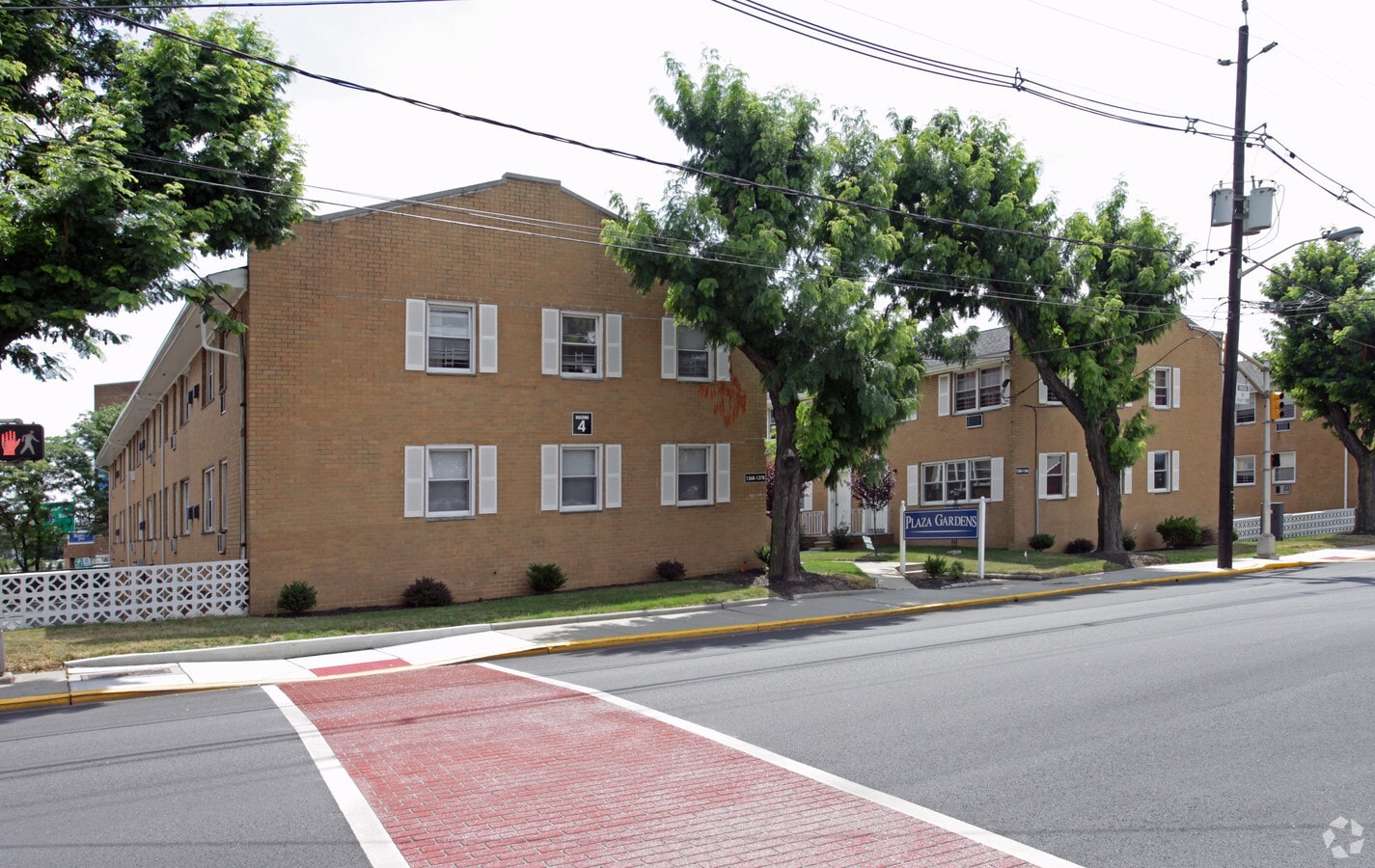 1324 Paterson Plank Rd, Secaucus, NJ 07094 Plaza Garden Apartments