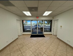 4381 N Dixie Hwy, Deerfield Beach, FL for lease Interior Photo- Image 1 of 8