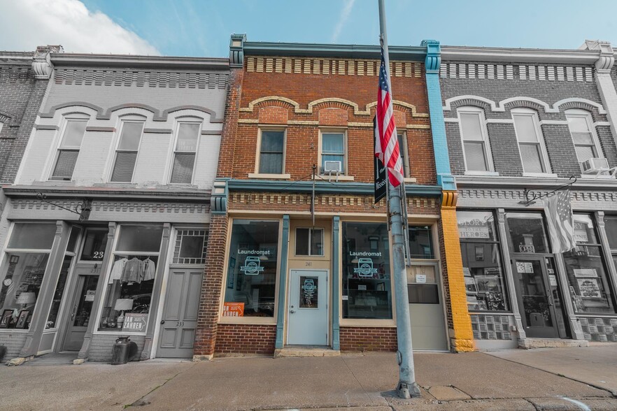 241 Main St, Lansing, IA for sale - Primary Photo - Image 1 of 1