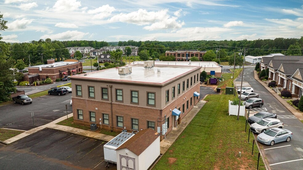 274 N Nc-16 Hwy, Denver, NC for lease - Building Photo - Image 2 of 4