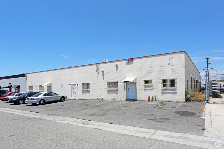 1227-1229 E Ash Ave, Fullerton, CA for lease - Primary Photo - Image 1 of 8