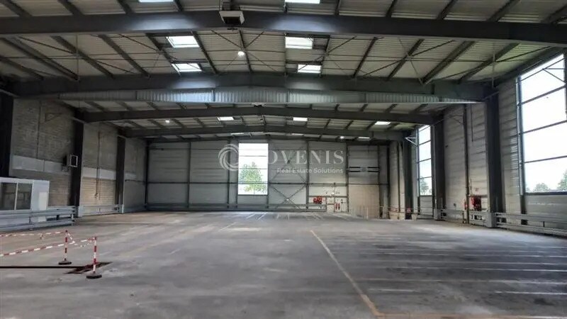 Flex in Mitry-Mory for lease - Interior Photo - Image 2 of 6