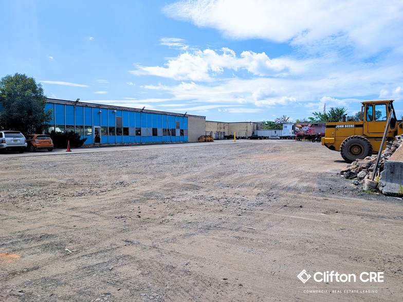 750 Bloomfield Ave, Clifton, NJ for lease - Building Photo - Image 3 of 17