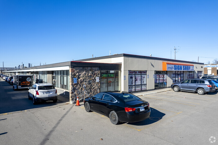 1680 Midland Ave, Toronto, ON for sale - Building Photo - Image 2 of 4