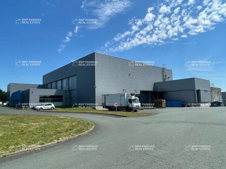 Flex in Montaigu-Vendée for sale - Building Photo - Image 1 of 9