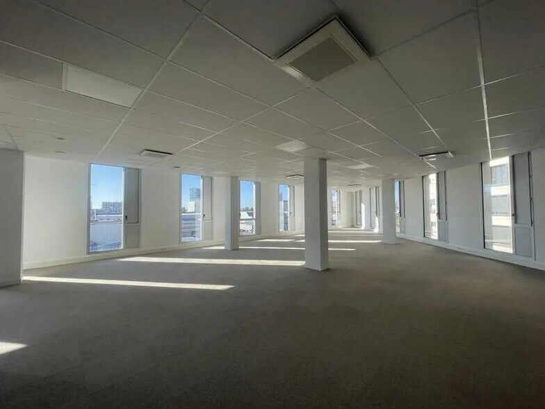 Office in Bordeaux for lease - Interior Photo - Image 2 of 53