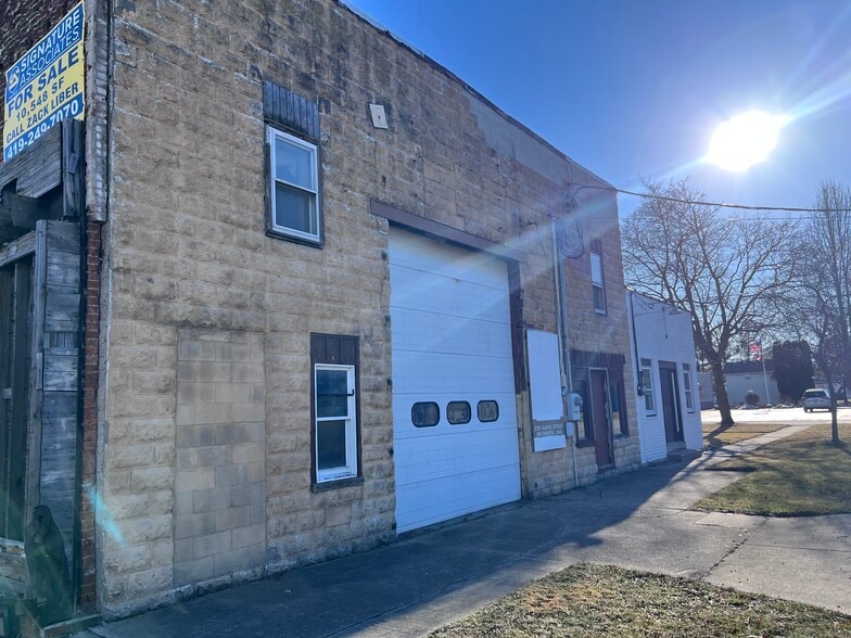 235-239 Maple St, Metamora, OH for sale - Building Photo - Image 3 of 6