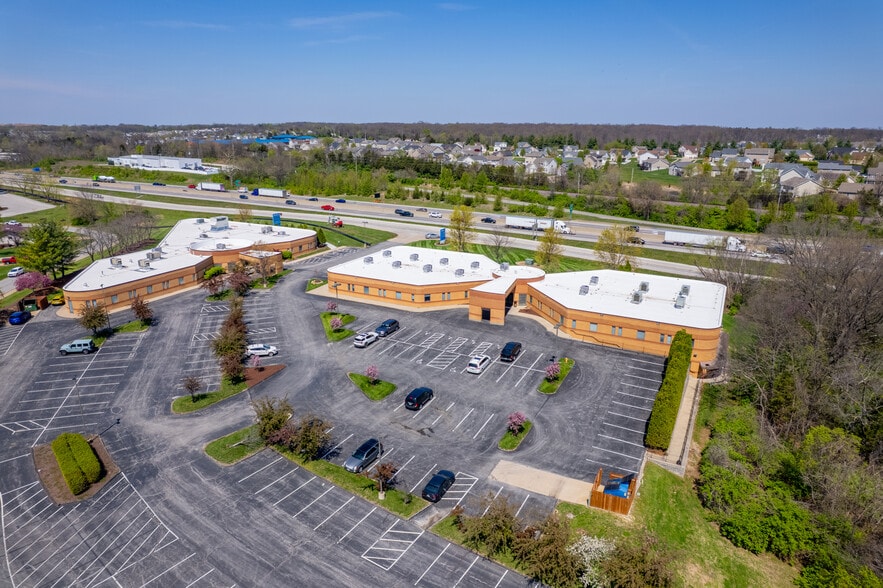 100 Brevco Plz, Lake Saint Louis, MO for lease - Building Photo - Image 2 of 18