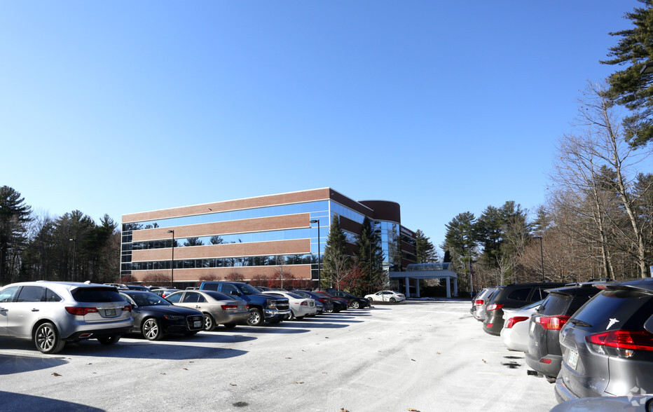 325 Corporate Dr, Portsmouth, NH for lease - Building Photo - Image 1 of 14