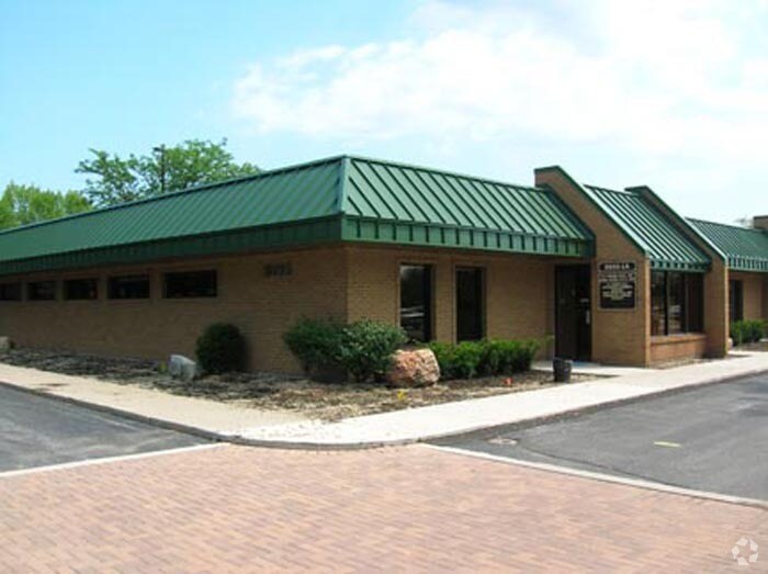 8695 Connecticut St, Merrillville, IN for sale - Primary Photo - Image 1 of 41