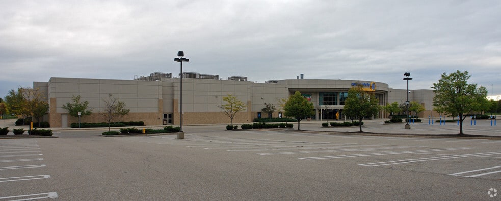 12064 Springfield Pike, Springdale, OH for sale - Primary Photo - Image 1 of 2