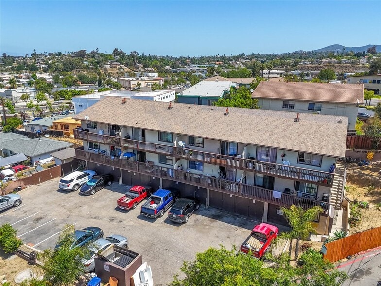 840 Sinkler Way, Vista, CA for sale - Building Photo - Image 2 of 22