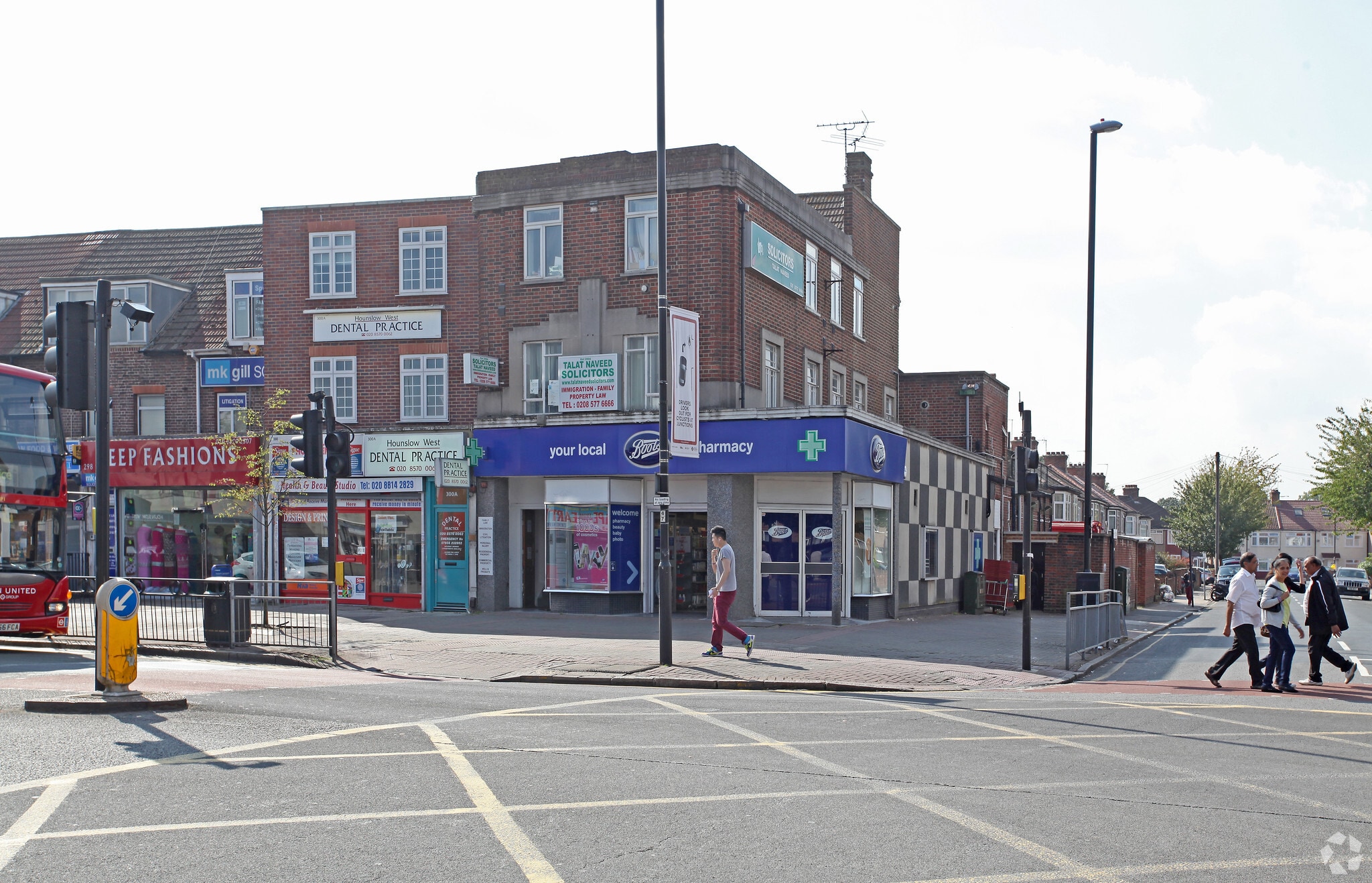 302-302A Bath Rd, Hounslow for sale Primary Photo- Image 1 of 1