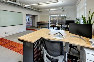 921 Aurora Ave N, Seattle, WA for sale Building Photo- Image 2 of 5