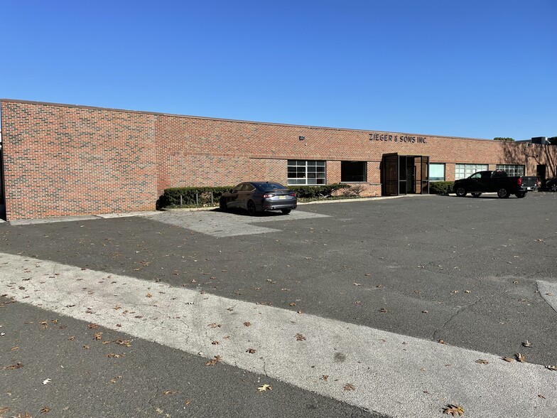 6215 Ardleigh St, Philadelphia, PA for lease - Building Photo - Image 2 of 11