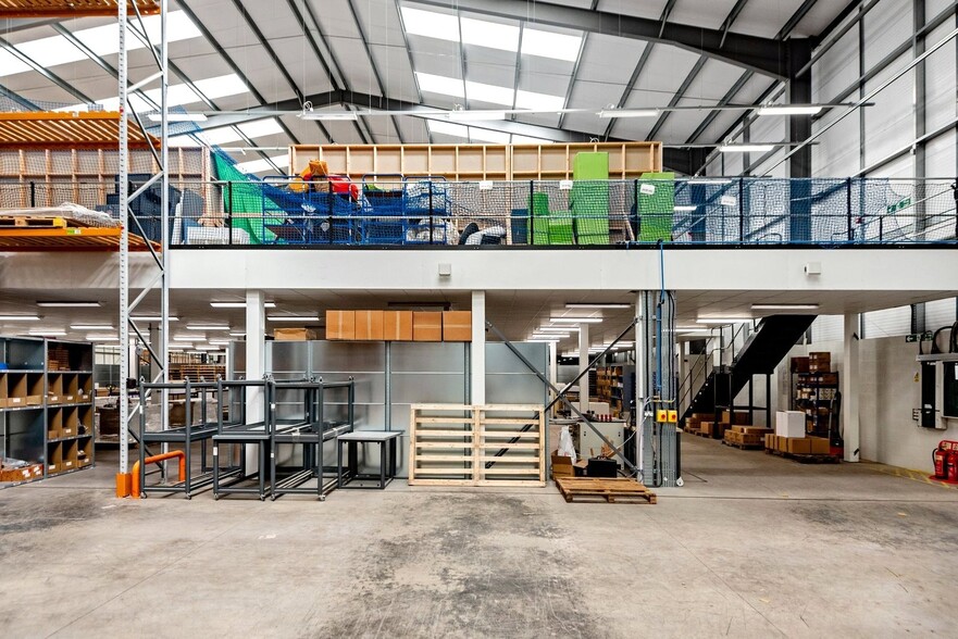 Stafford Dr, Shrewsbury for lease - Interior Photo - Image 2 of 6