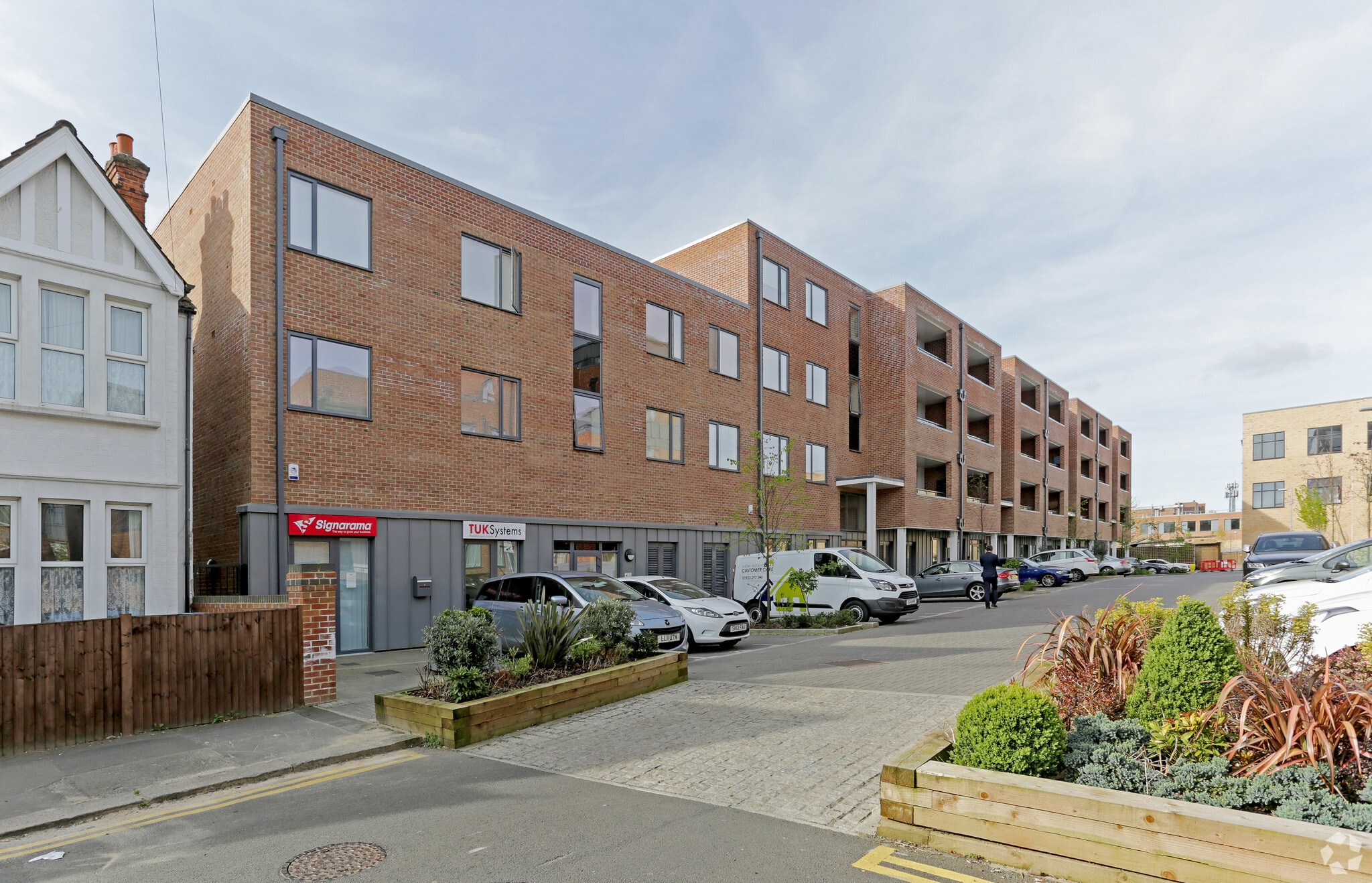 23 Ladysmith Rd, Harrow for lease Primary Photo- Image 1 of 21