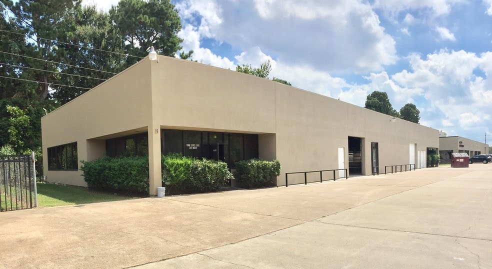 6911 Breen Dr, Houston, TX for lease - Primary Photo - Image 1 of 19