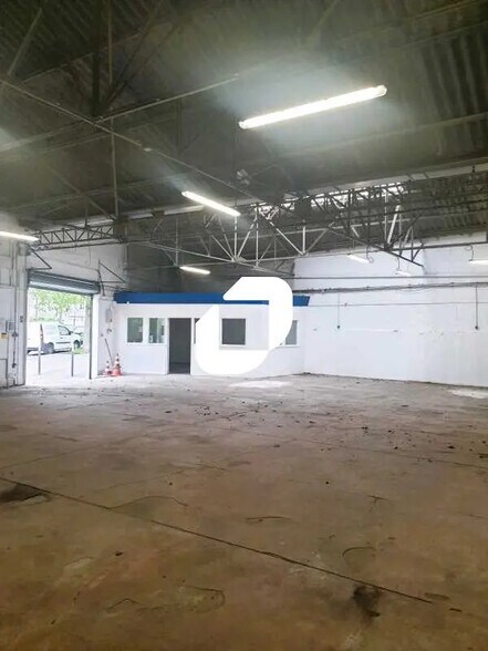 Flex in Villejuif for lease - Building Photo - Image 3 of 8