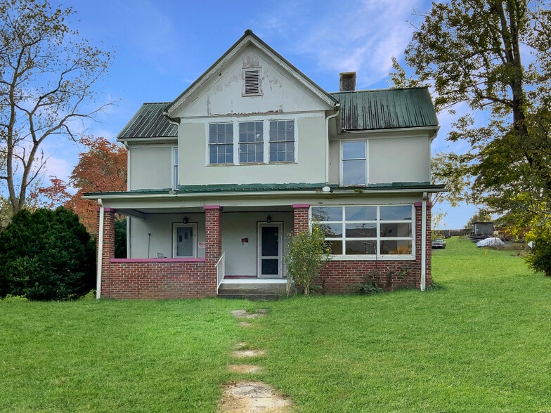 61 Fairview Rd, Andrews, NC for sale - Primary Photo - Image 1 of 27