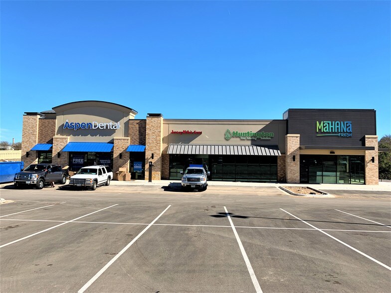 904 W University Ave, TX 78626