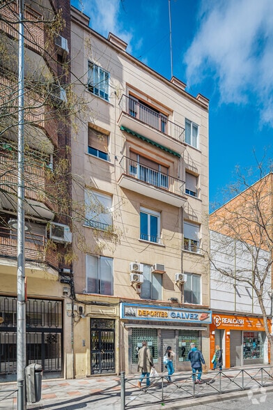 Multifamily in Madrid, Madrid for sale - Primary Photo - Image 1 of 1