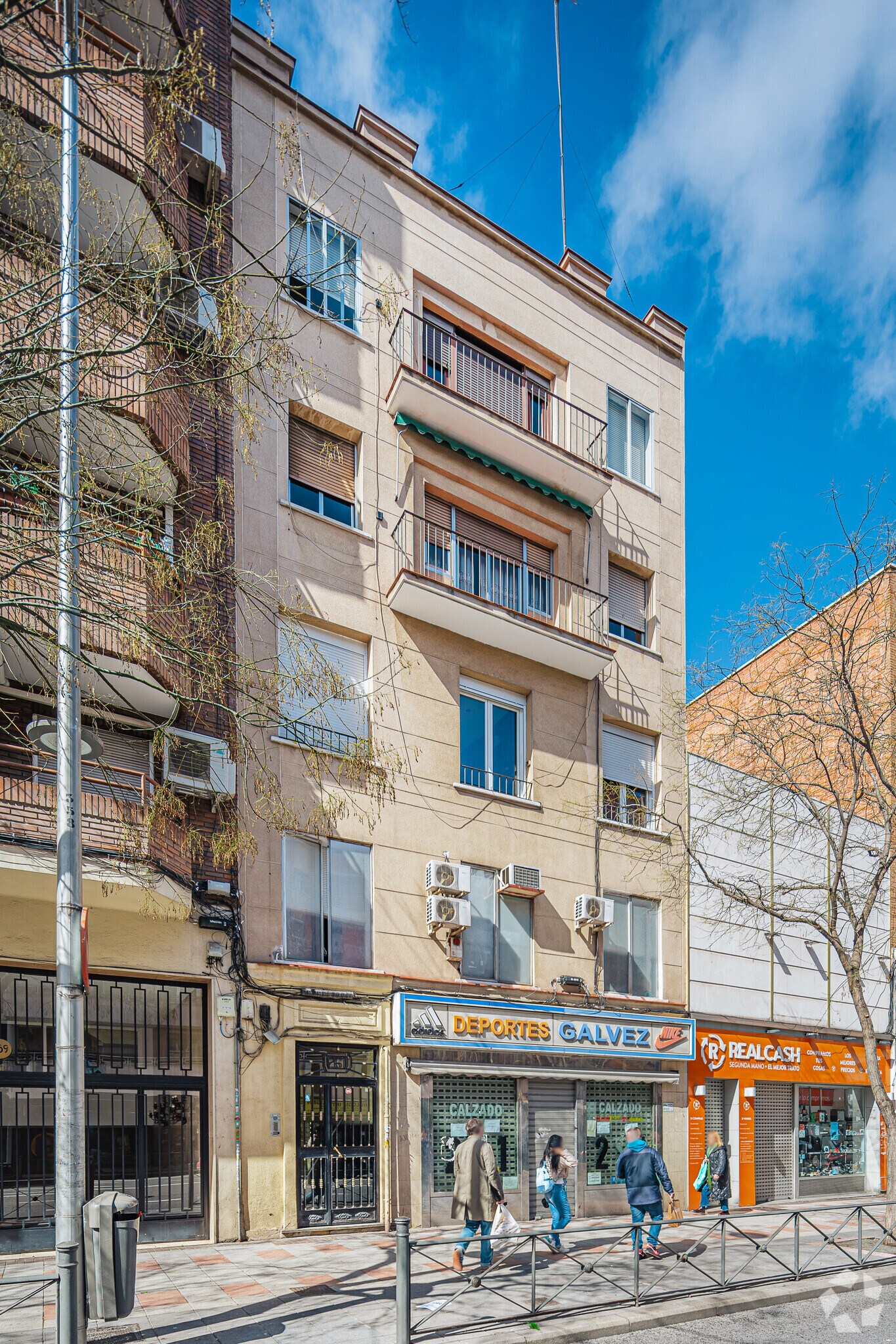 Multifamily in Madrid, Madrid for sale Primary Photo- Image 1 of 2