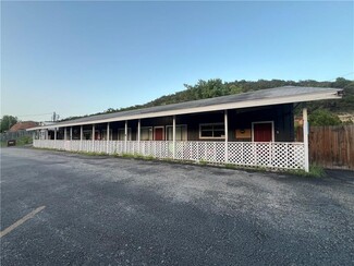 More details for 130 Charter Oak Dr, Canyon Lake, TX - Retail for Sale