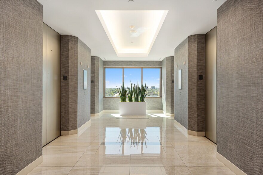 14755-14785 Preston Rd, Dallas, TX for lease - Interior Photo - Image 2 of 11