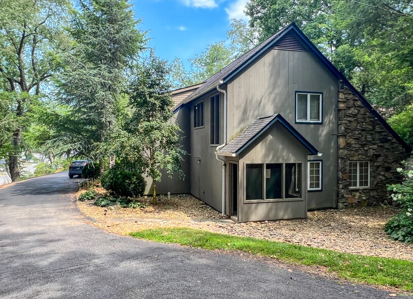 1275 Tunnel Rd, Asheville, NC for sale - Building Photo - Image 2 of 17