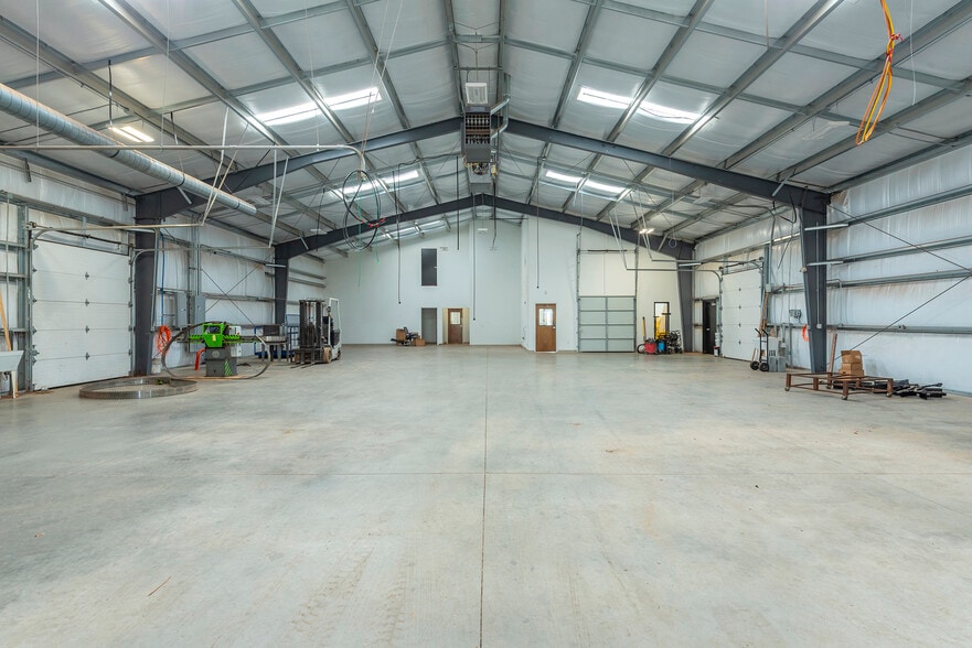 25 Reeds Way, Flat Rock, NC for sale - Building Photo - Image 2 of 45