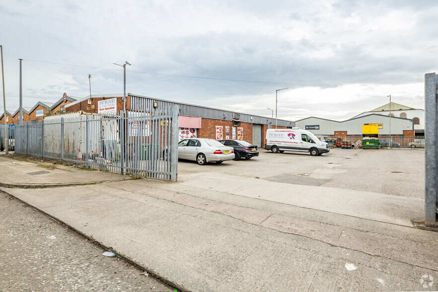 2-10 St. Johns Rd, Bootle for lease - Building Photo - Image 2 of 2