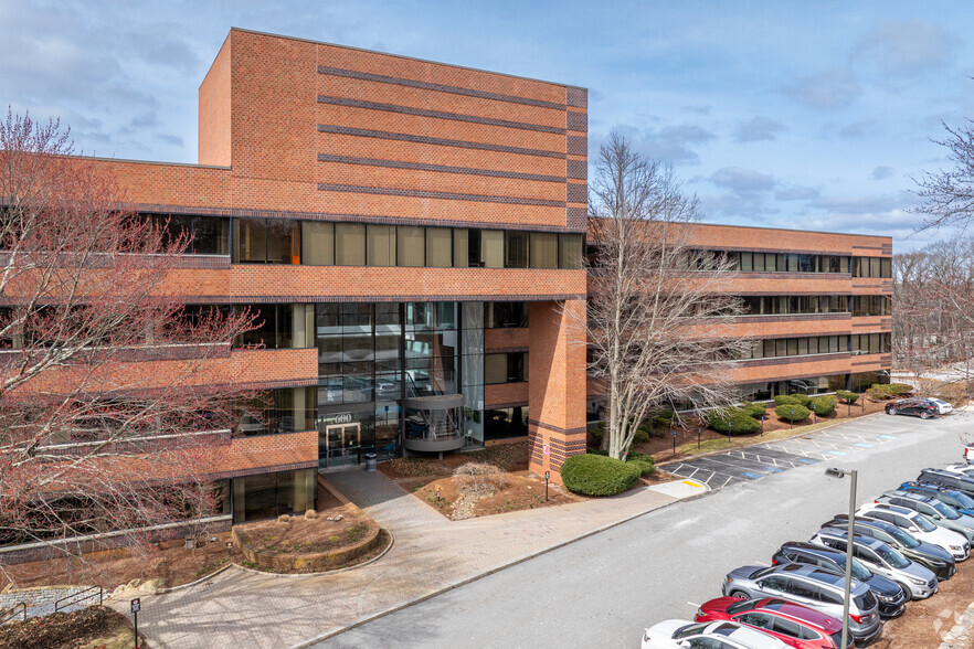 600 Unicorn Park Dr, Woburn, MA for lease - Building Photo - Image 3 of 5