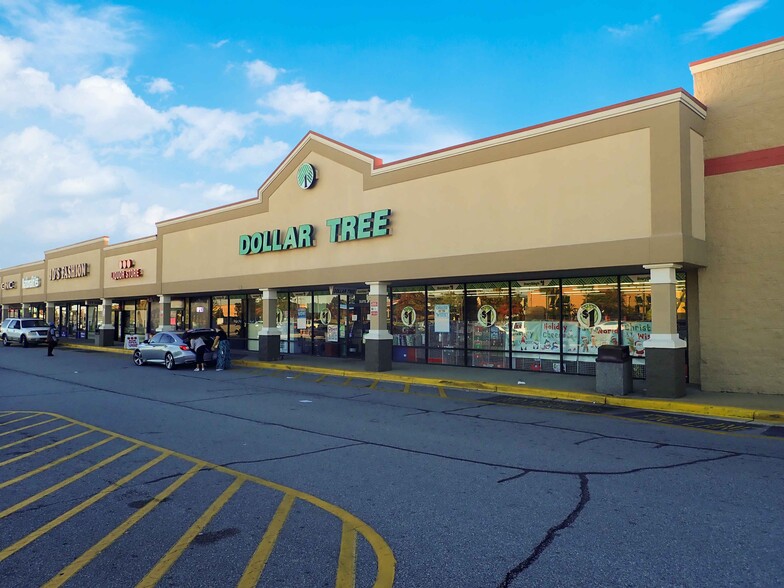 10050-10060 Two Notch Rd, Columbia, SC for lease - Building Photo - Image 2 of 5