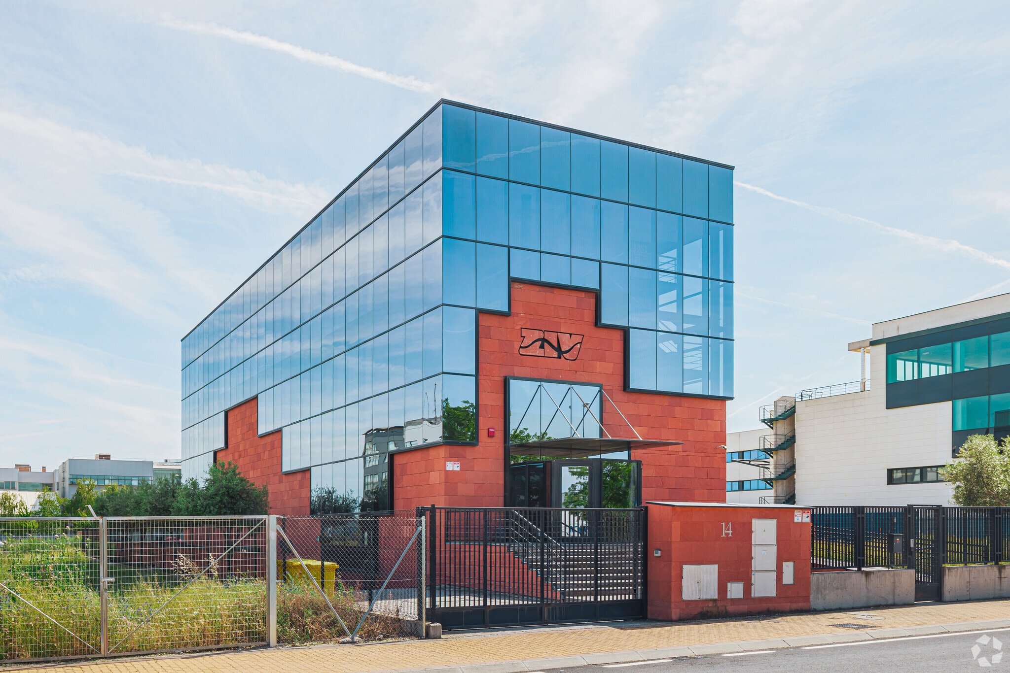 Calle Diego Marín Aguilera, 14, Leganés, Madrid for sale Primary Photo- Image 1 of 1