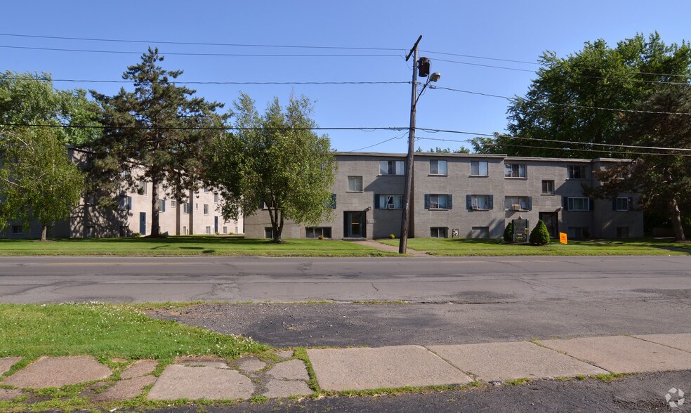 8235 Buffalo Ave, Niagara Falls, NY 14304