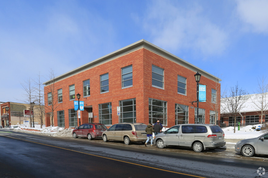 290 King St E, Kitchener, ON for lease - Primary Photo - Image 1 of 13