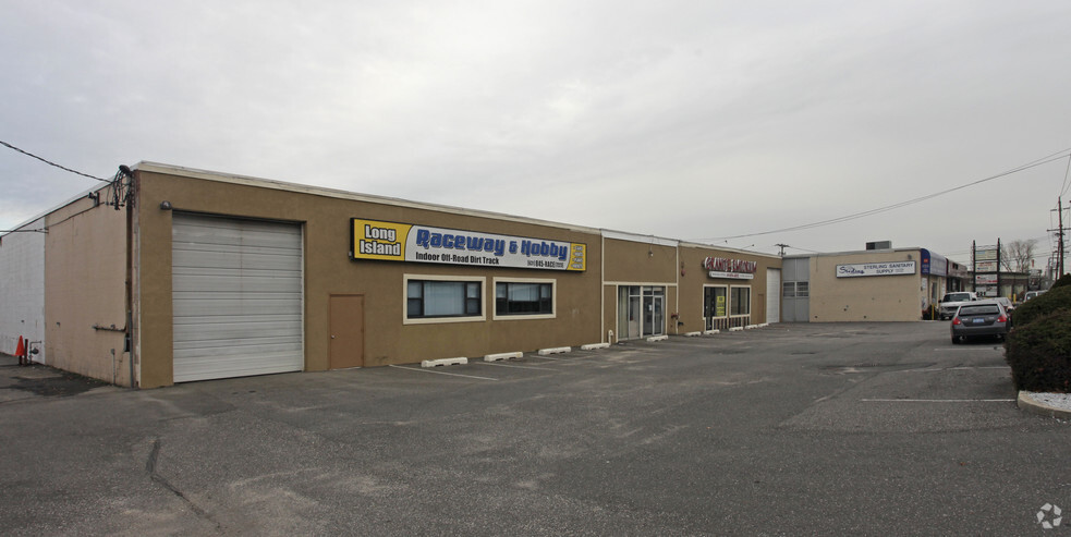 909-913 Conklin St, Farmingdale, NY for lease - Building Photo - Image 2 of 2