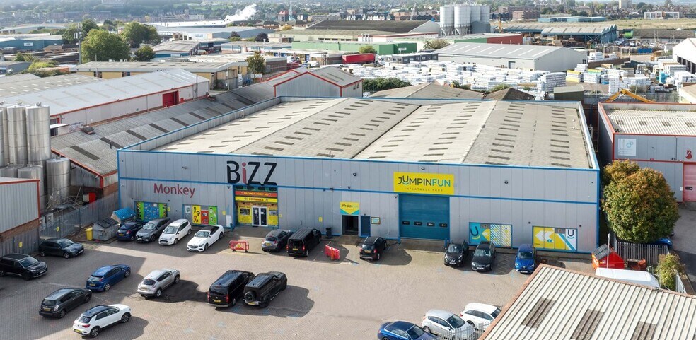 Chaucer Clos, Rochester for sale - Building Photo - Image 1 of 7