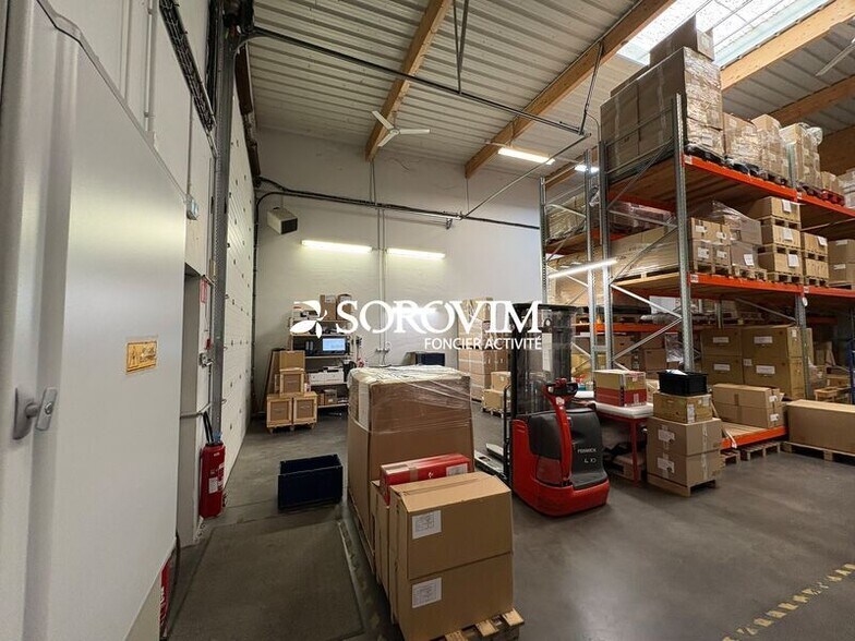 Flex in Décines-Charpieu for sale - Interior Photo - Image 2 of 8