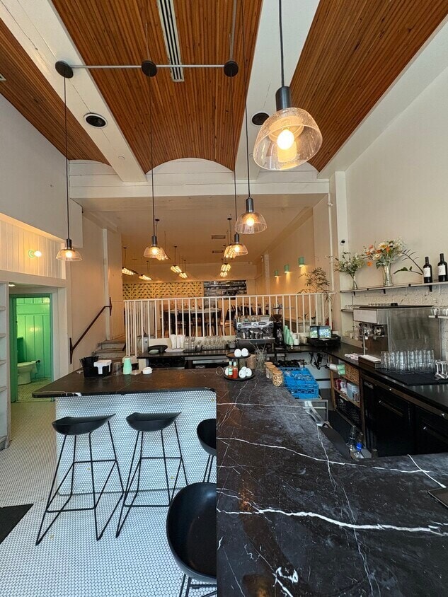 136-144 N 8th St, Brooklyn, NY for lease Interior Photo- Image 1 of 10