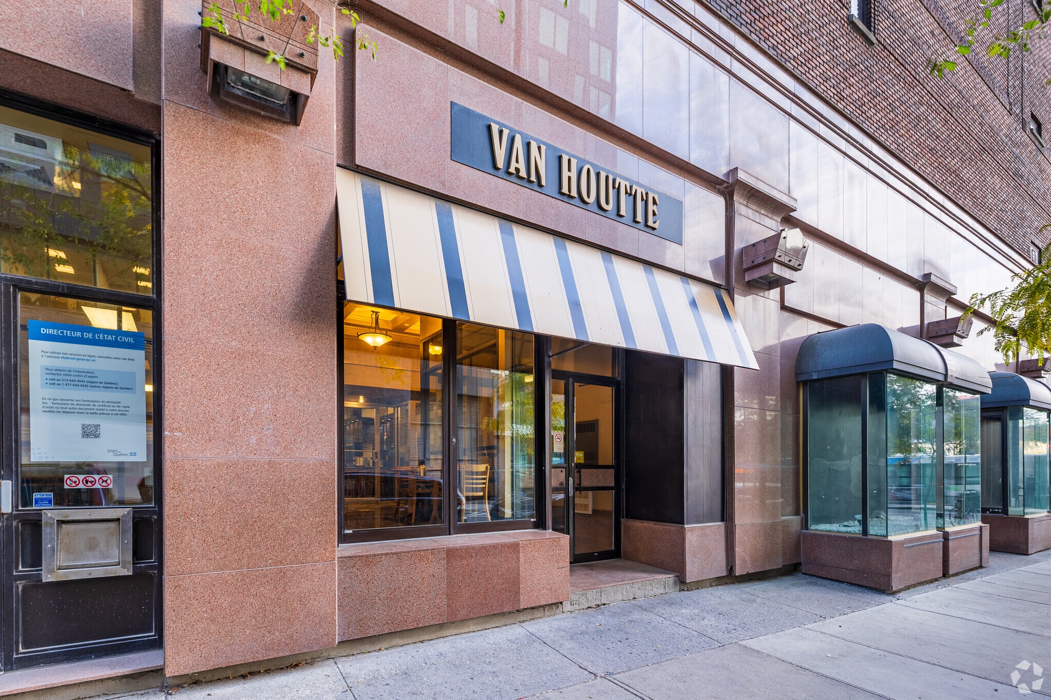 2050 Rue de Bleury, Montréal, QC for lease Building Photo- Image 1 of 5